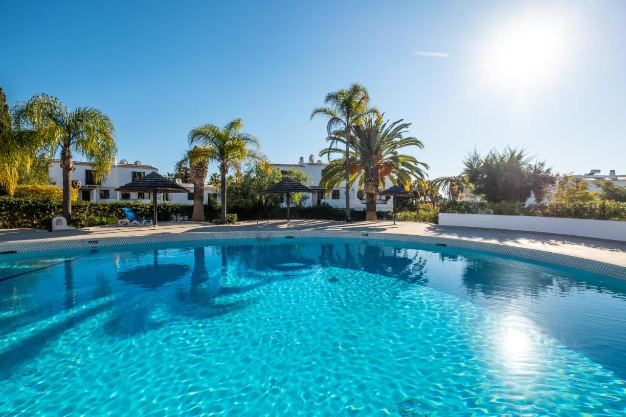 Beach Praia - Sleep 5 - Pool - Free Wi-Fi - Air Con Albufeira Bagian luar foto